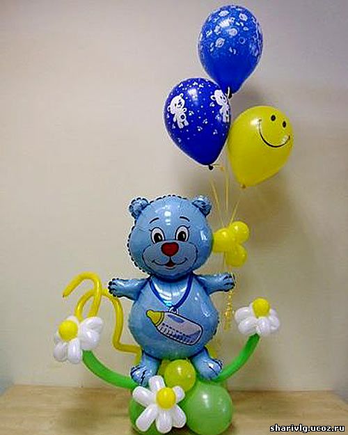 Композиция из воздушных шаров - Медвежонок на цветочной поляне
